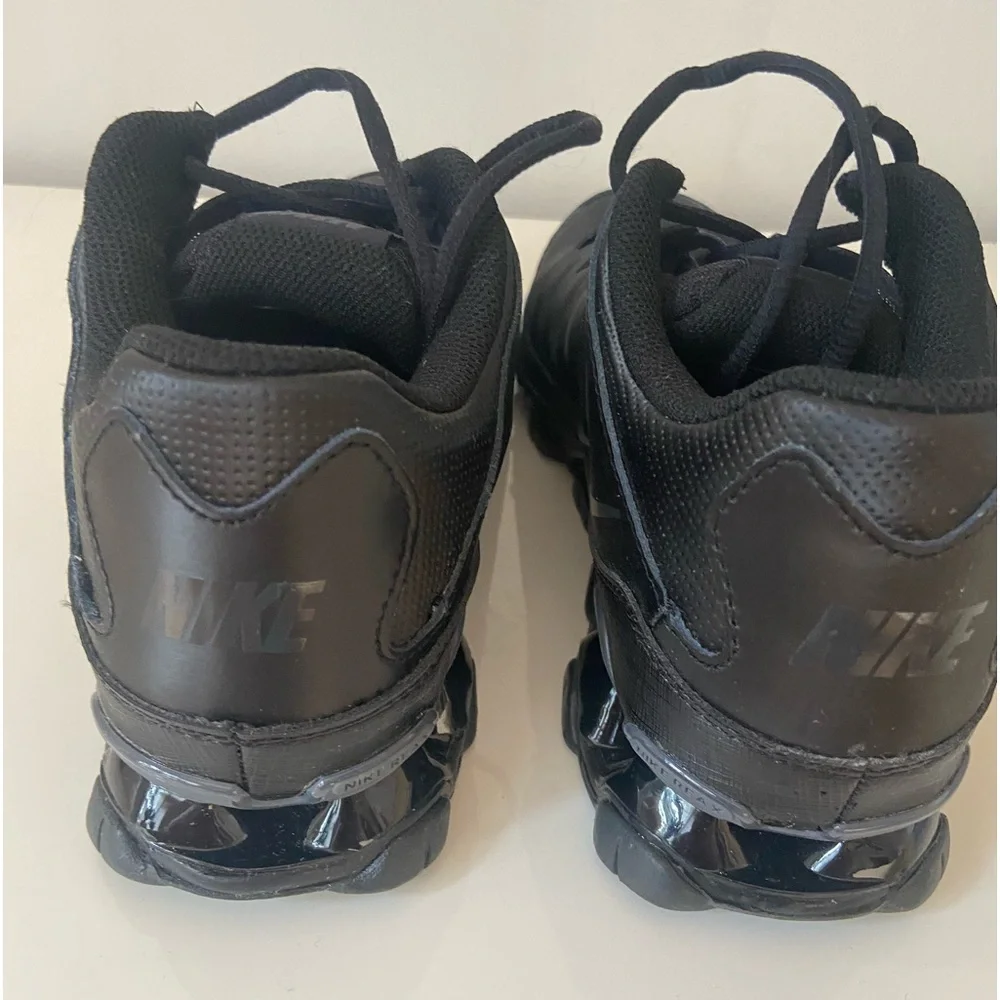 Nike Reax 8 TR Black Anthracite Running Training Men's Sz 8 Sneakers